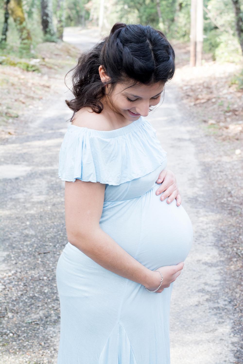 photographe, couples, familles, bébé, grossesse, maternité, provence, brignoles,nice, marseille, solliès, toulon, var, grossesse, rocbaron, garéoult, naissance, nice, marseille, st tropez, st maxime, st raphael, cassis, lavandou, ramatuelle, six-fours, fréjus, cannes, draguignan, bébé, nouveau né, 83, la roquebrussanne, studio, plage, photo, famille, couple, sud, photographe, mariage,