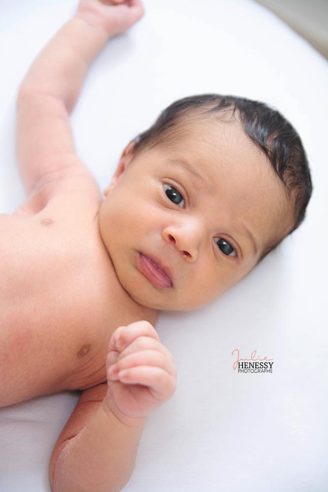 photographe, var, 83, bébé, nouveau-né, studio, nourrisson, enfant, couple, parent, photo, souvenir,