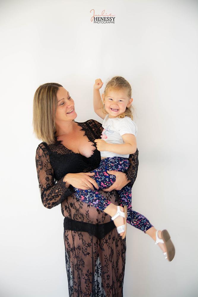 photographe, var, 83, studio, extérieur, plage, enfant, bébé, naissance, portrait, famille, grossesse, la roquebrussanne, toulon,