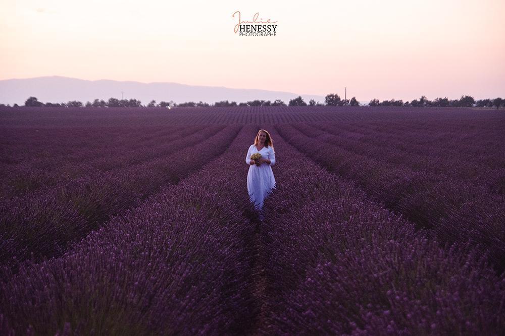 photographe, couple, famille, shooting, extérieur, studio, tirage, album, var, la roquebrussanne, valensole, callas, le muy, bébé, naissance, grossesse