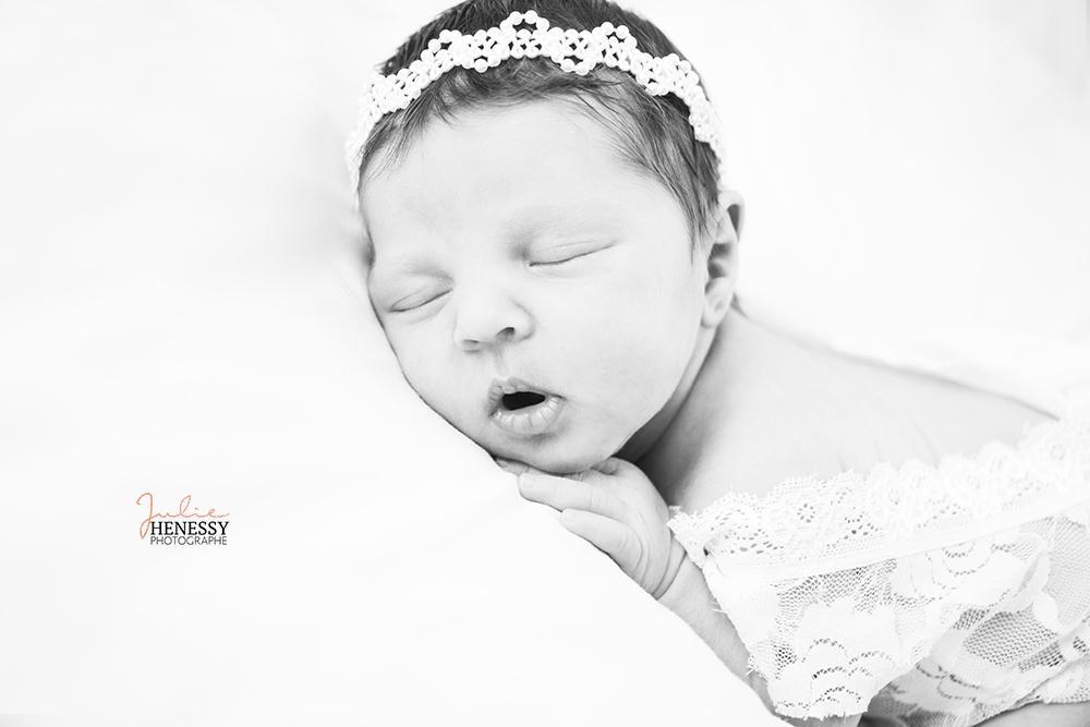 photographe, nourrisson, studio, shooting, photo, portrait, grossesse, future maman, grossesse, famille, bébé, la roquebrussanne, brignoles, toulon, la crau, nice,