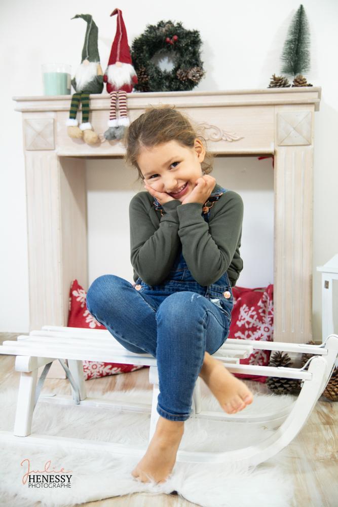 photographe, grossesse, naissance, future maman, bébé, studio, extérieur, enfant, couple, famille, la roquebrussanne, toulon, la crau,