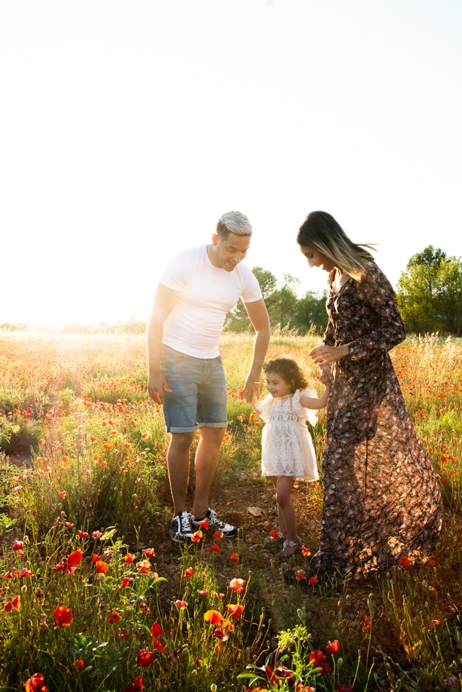 photogaphe, famille, enfant, bébé, champs de coquelicot, var, la roquebrussanne, toulon, la garde, brignoles, rocbron, garéoult
