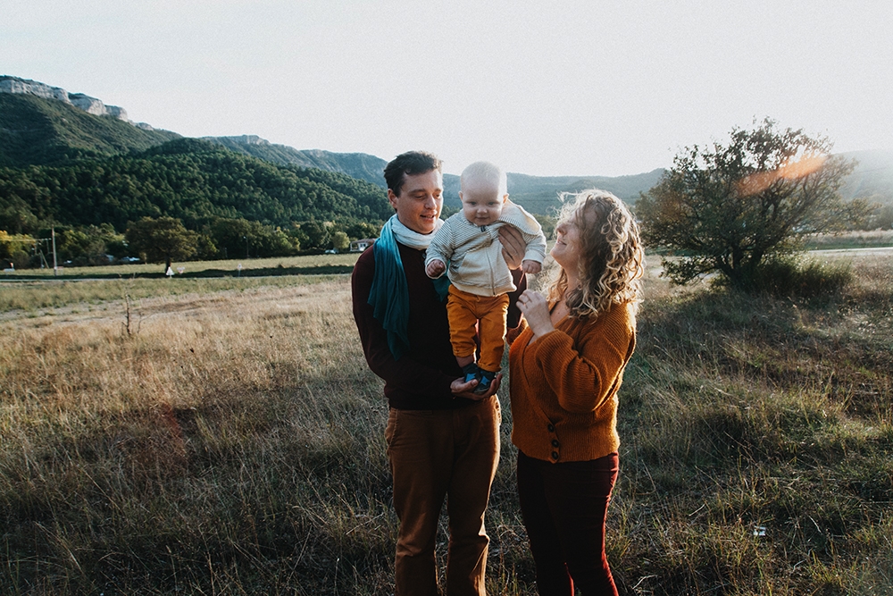 photographe, famille, enfant, bébé, van, vanlife, session, shoot, shooting, tirage, album, provence, var, 83, 13, 06