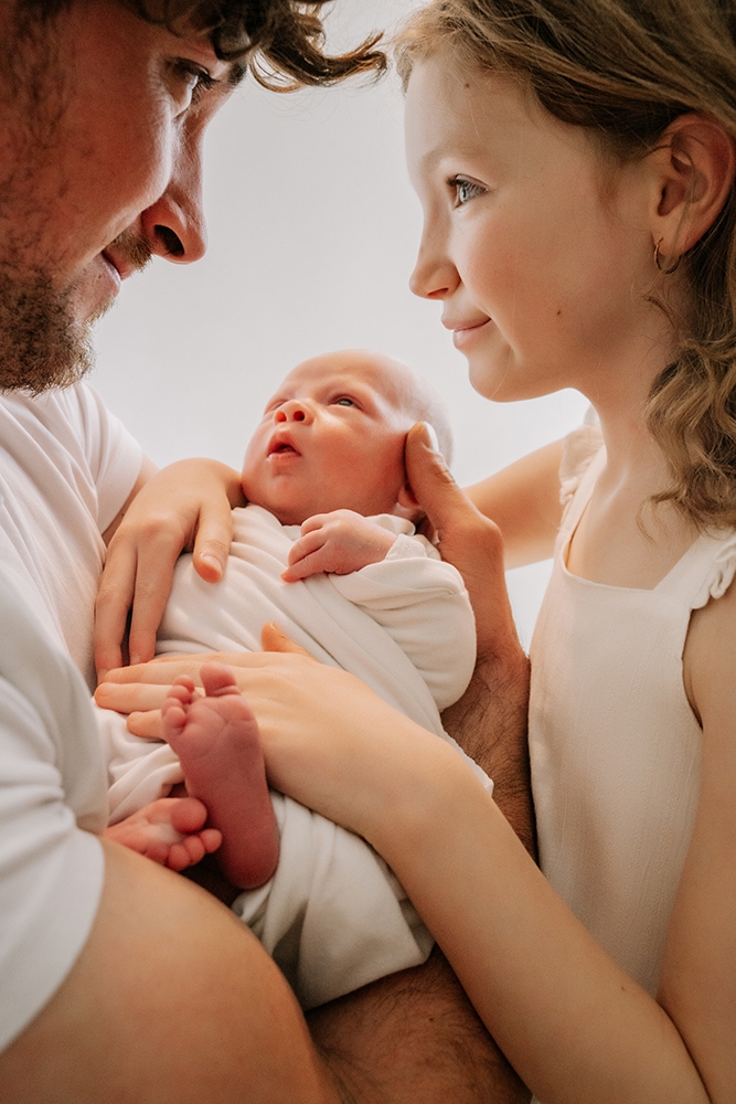 nouveau-né, newborn, portrait, studio, famille, bébé, photographe, var