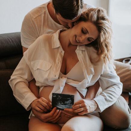 photographe, grossesse, var 83, souvenirs, bébé, naissance, studio