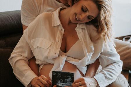 photographe, grossesse, var 83, souvenirs, bébé, naissance, studio