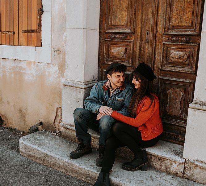 Photographe, couple, rue, street photography, Provence, PACA, Provence Alpes Côtes d'Azur, 83, émotion, complicité, amoureux, amour, tendresse, lifestyle, reportage,