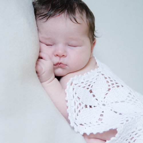photographe, bébé, naissance, grossesse, famille, portrait, studio, maternité, var, 83, extérieur, posing, lifestyle,