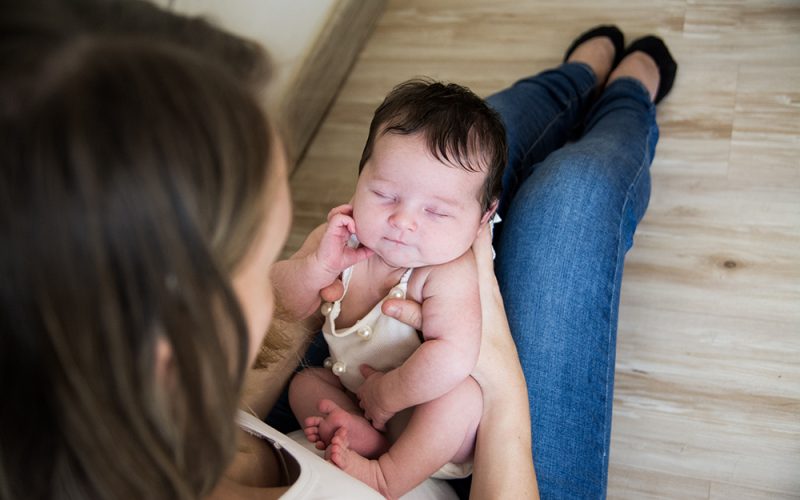 photographe, bébé, naissance, grossesse, famille, portrait, studio, maternité, var, 83, extérieur, posing, lifestyle,