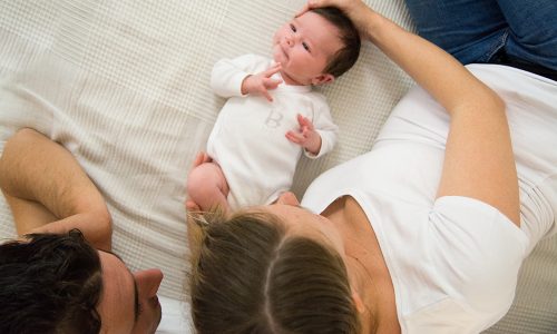 photographe, bébé, naissance, grossesse, famille, portrait, studio, maternité, var, 83, extérieur, posing, lifestyle,